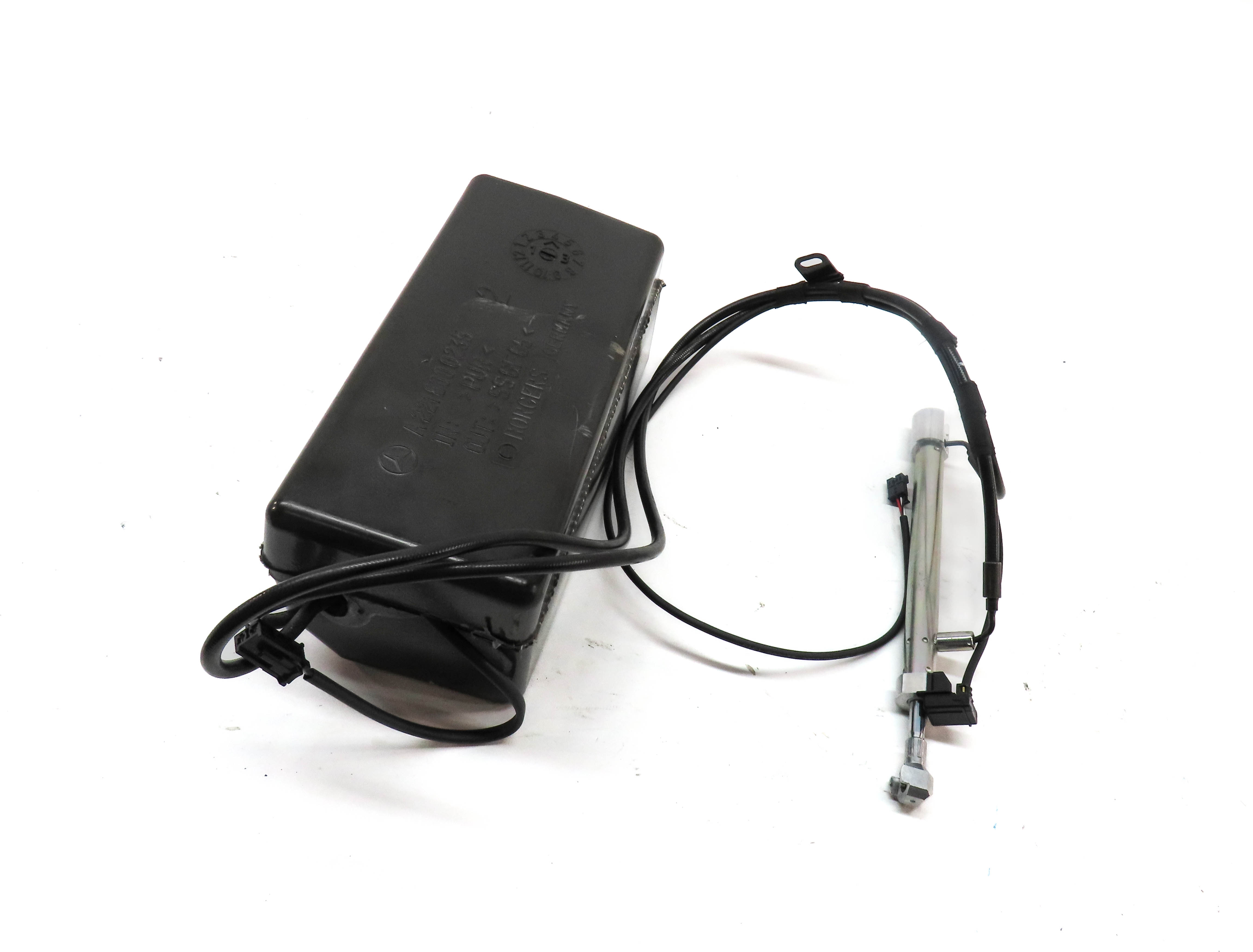 2013 MERCEDES S550 (W221) HYDRAULIC TRUNK LID ASSIST SYSTEM PUMP & RAM w/ LINES — exact item pictured